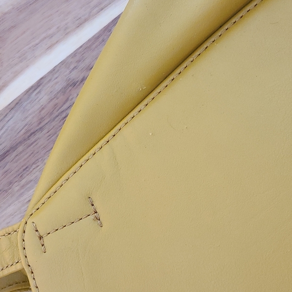 Matt & Nat Tote in Amber - Picture 10 of 12